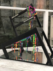 “A quem me olha torto”